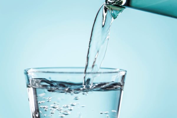 Mengetahui Karakteristik dan Ciri Ciri Air Bersih yang Sehat untuk Manusia botol minum eiger